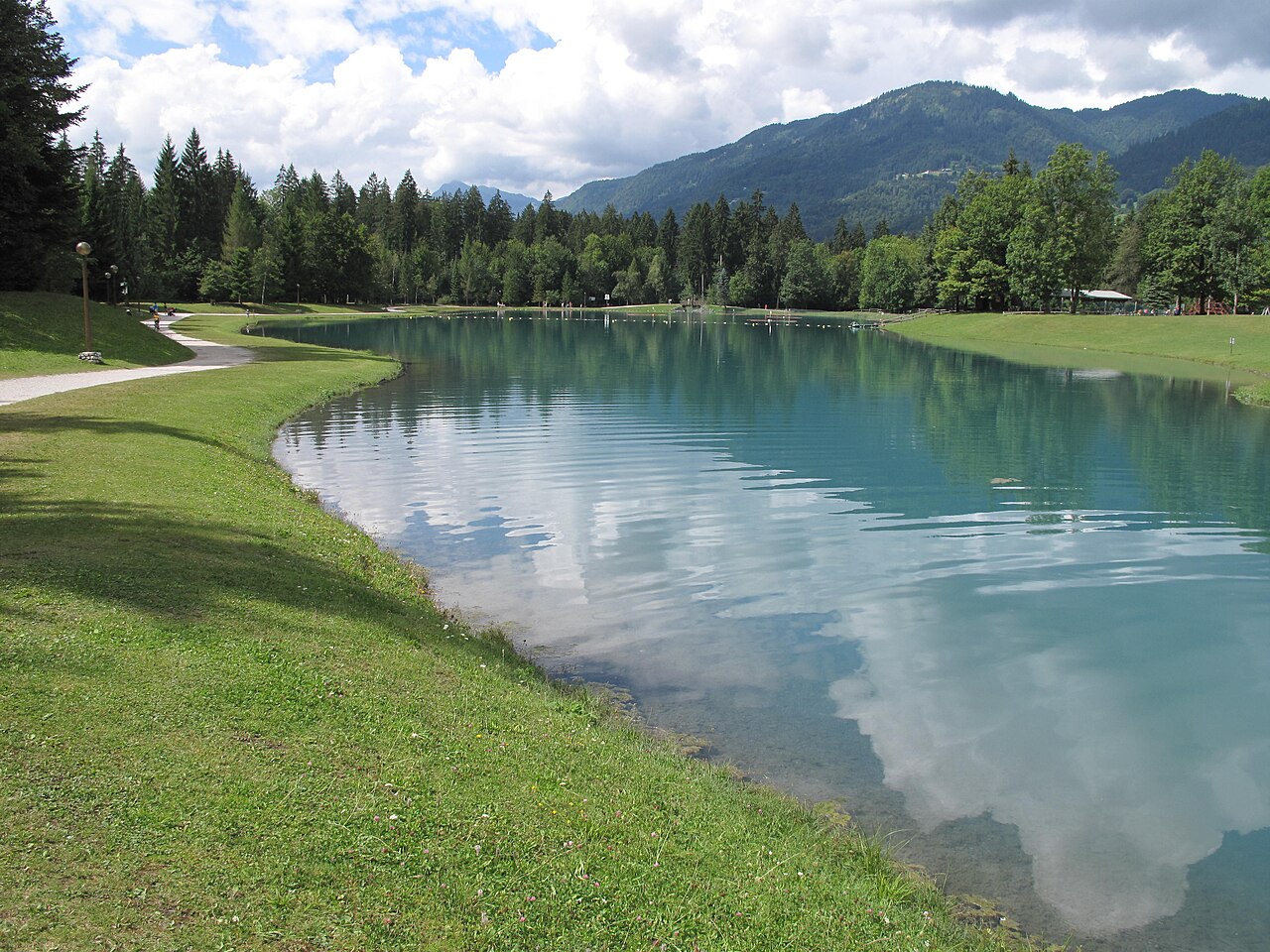 Le lac aux Dames à Samoëns en août 2013.