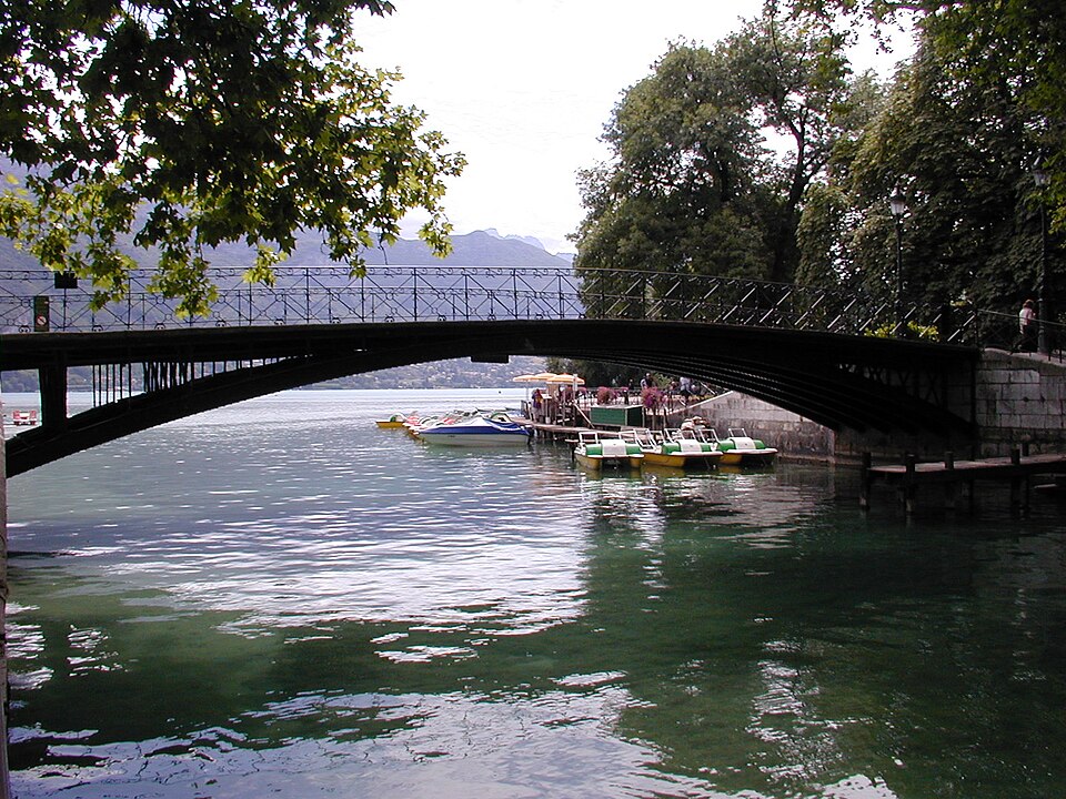 Le Pont des Amours en été.